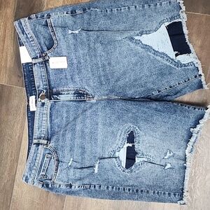 Lane Bryant Women’s Boyfriend Bermuda Jean shorts Mid Risesize 24